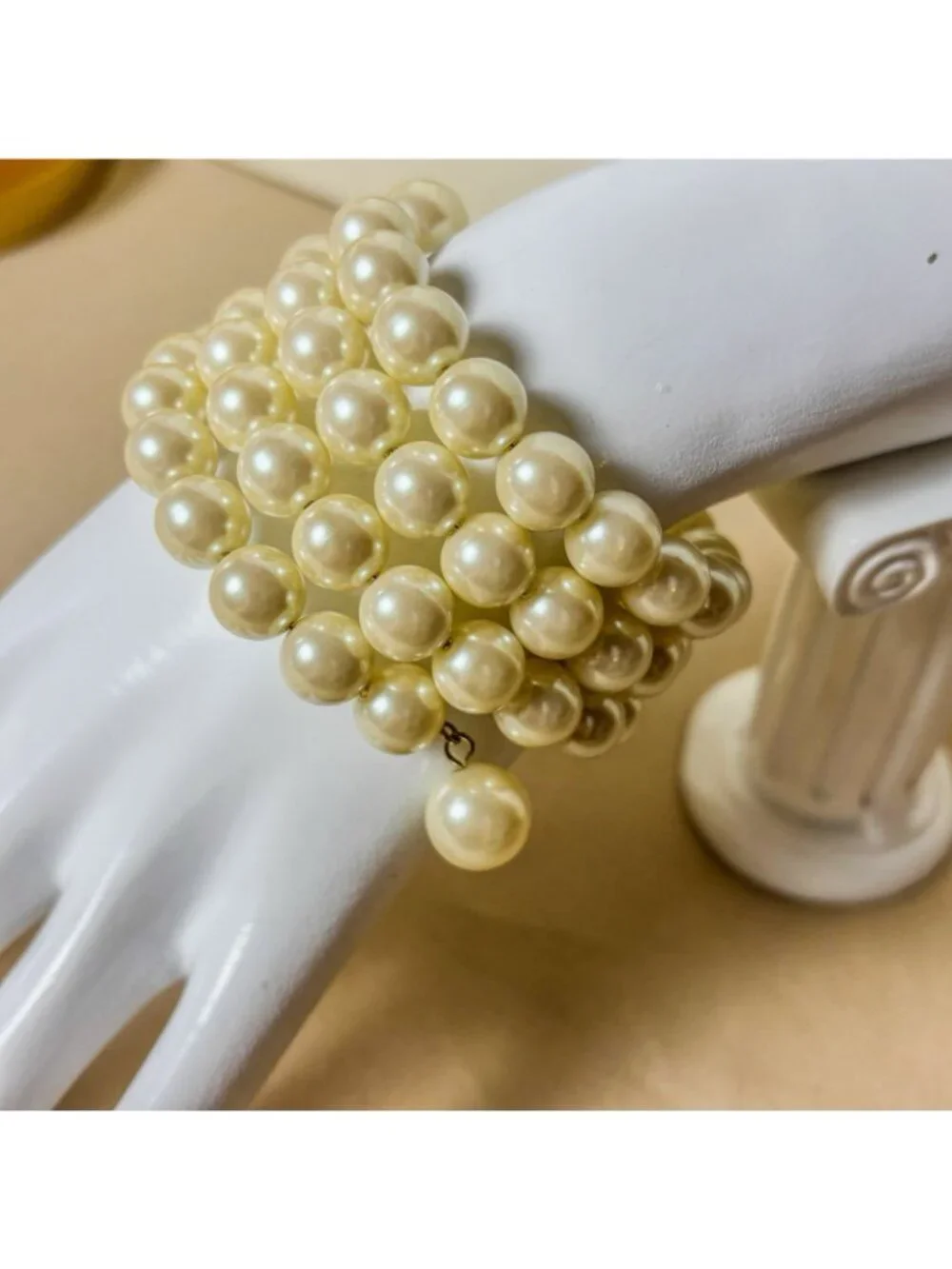 Vintage 1993 Avon Pearlesque Wrap Bracelet Faux Pearl Gold Tone Jewelry B13